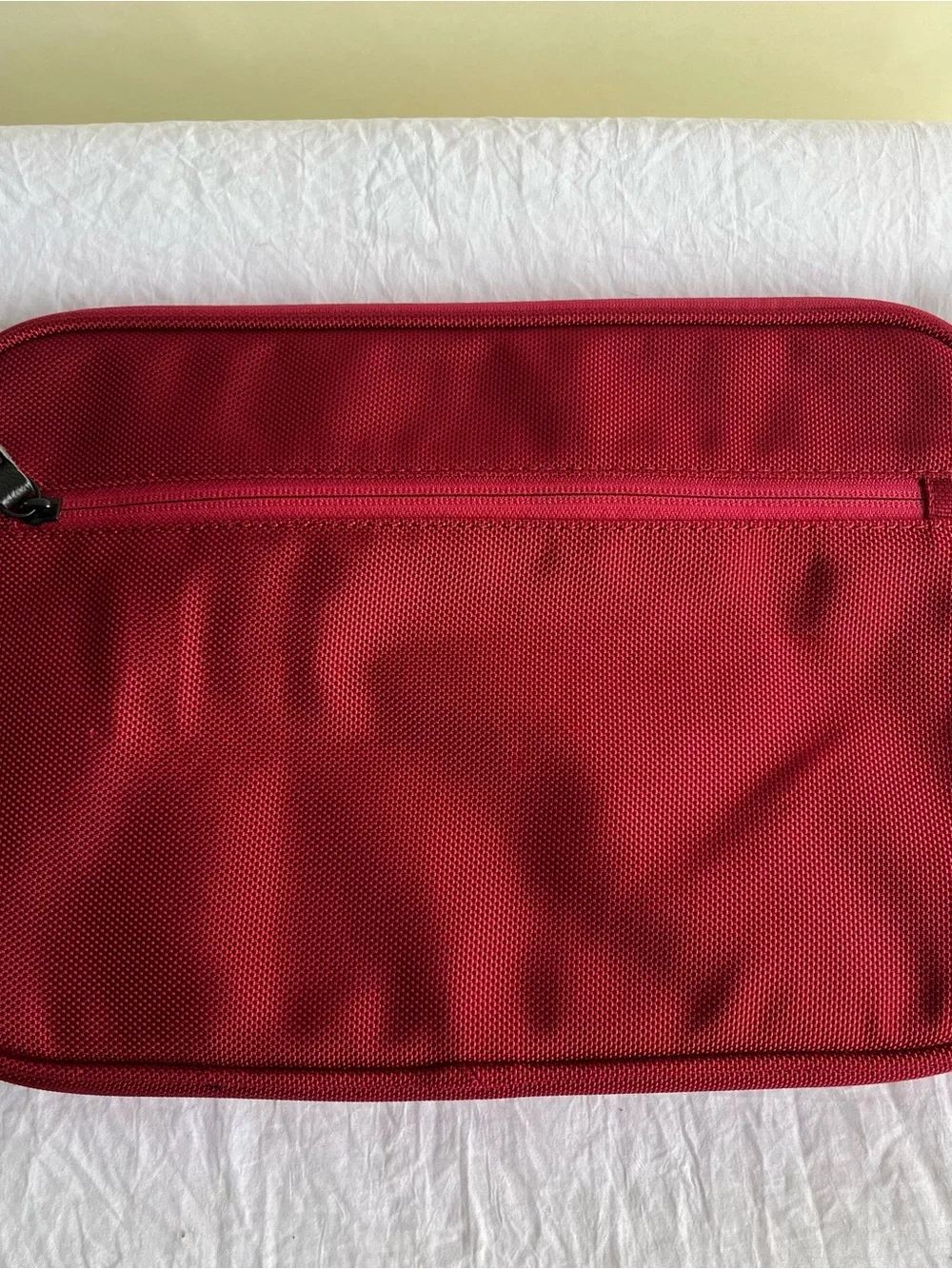 Hex Padded Tablet Case Red Zipper Pocket EUC